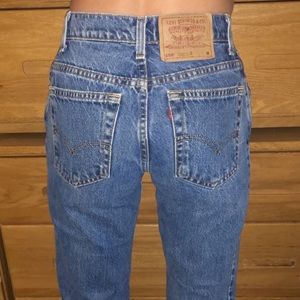 Levi’s mom jeans